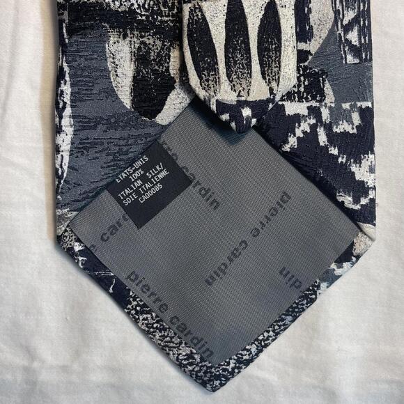 Vintage 70s Pierre Cardin 100% Italian Silk Made in USA Tie - Picture 3 of 3